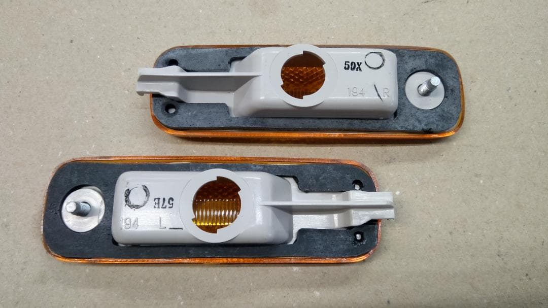 NSSAN 300ZX(Z31北米車) 87~純正フロントマーカーレンズ左右