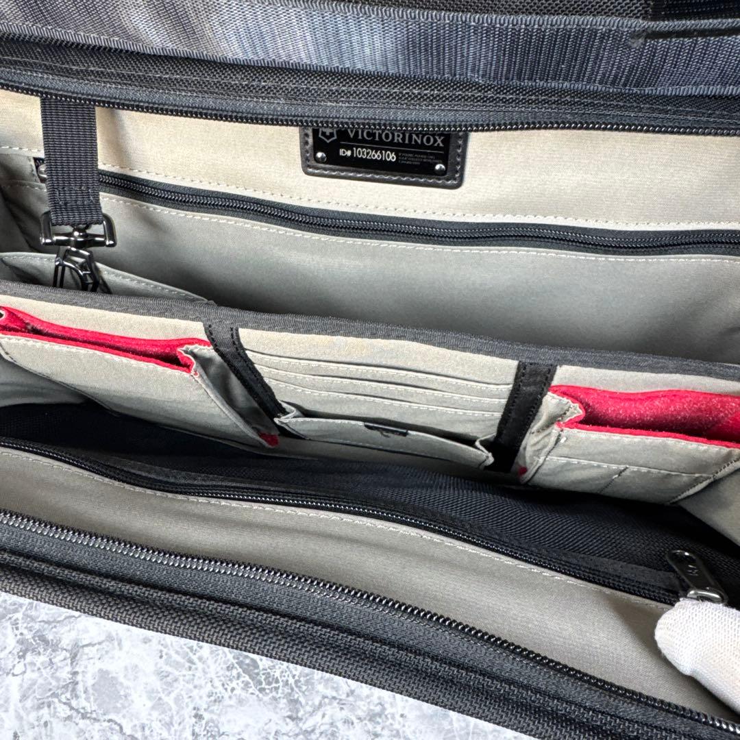 【良品】VICTORINOX ヴィクトリノックス キャリーケース 4輪 バッグ