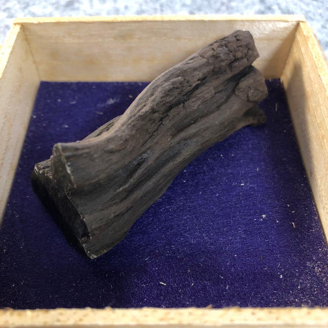 2412−29 高級香木 伽羅 28g 認定印木箱