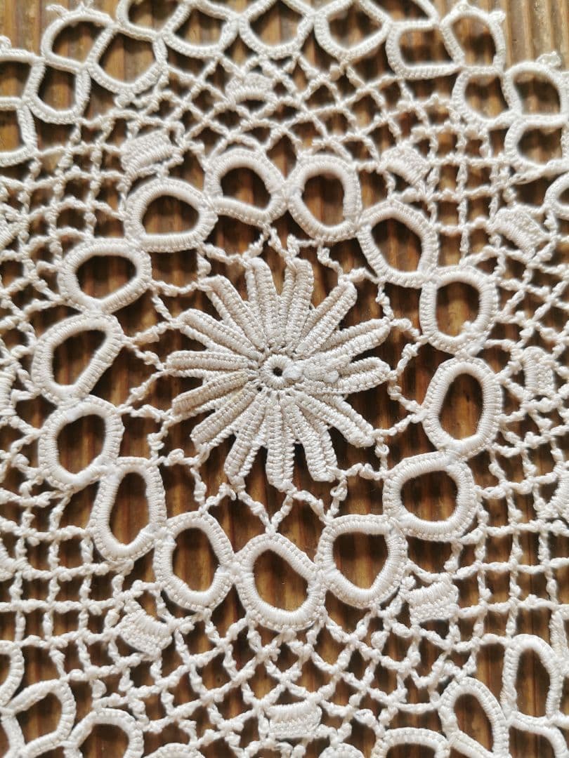 アンティークフランス アイリッシュクロシェ アイボリー花型ドイリー タティング