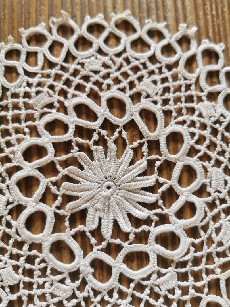 アンティークフランス アイリッシュクロシェ アイボリー花型ドイリー タティング