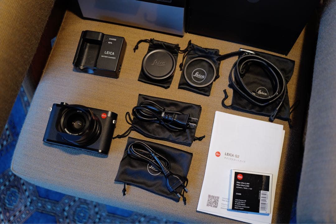 Leica Q2 美品　ストラップ、レンズフィルター　付き　付属品完備
