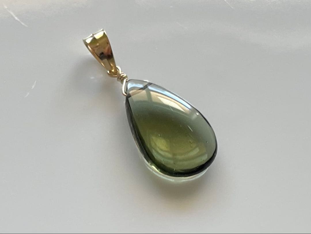 再お値下げ✨モルダバイト　ペンダントトップ