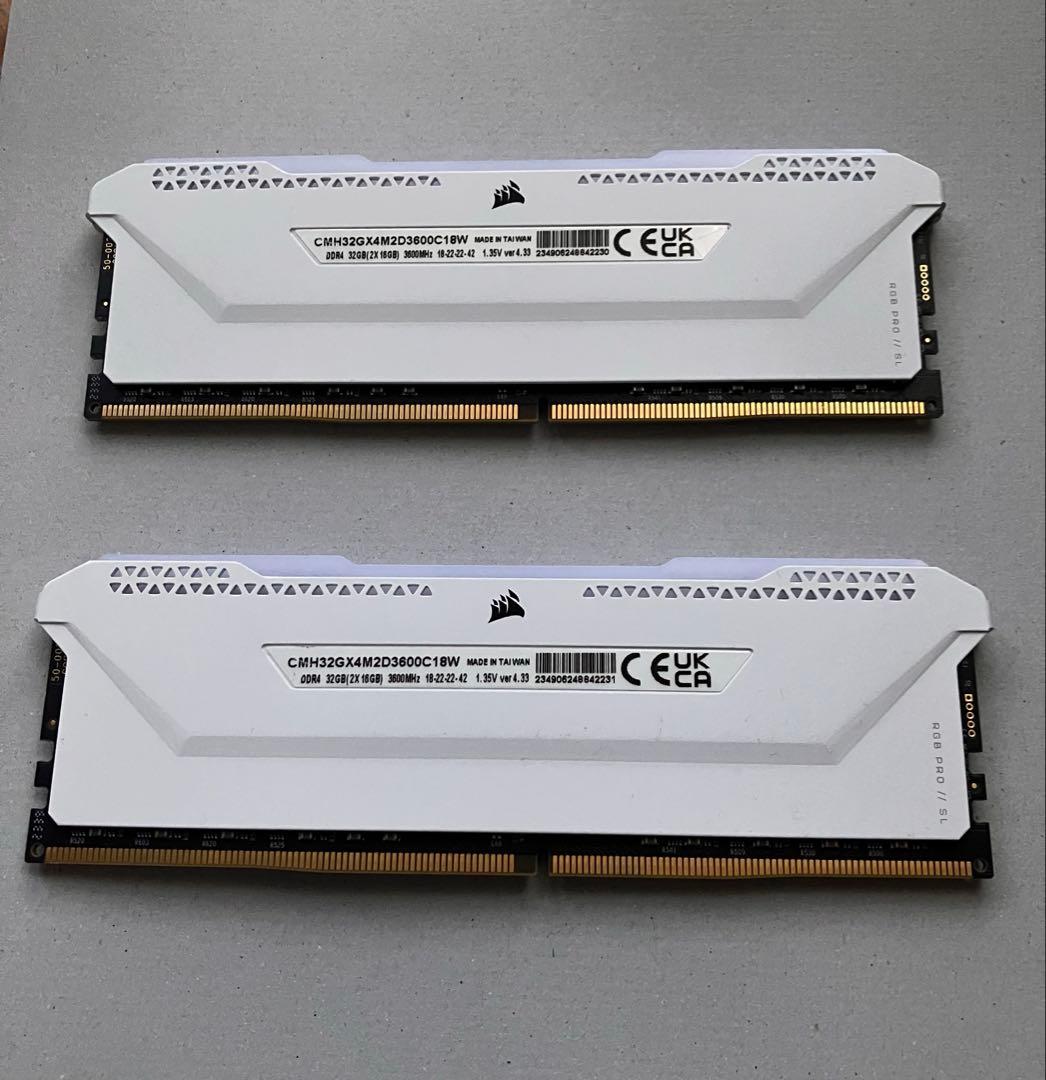 CMH32GX4M2D3600C18W DDR4 32GB(2×16GB)