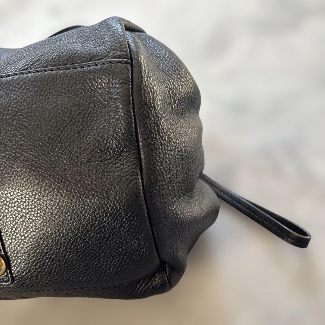 マークバイマークジェイコブス　黒 レザー ショルダーバッグ ゴールド金具