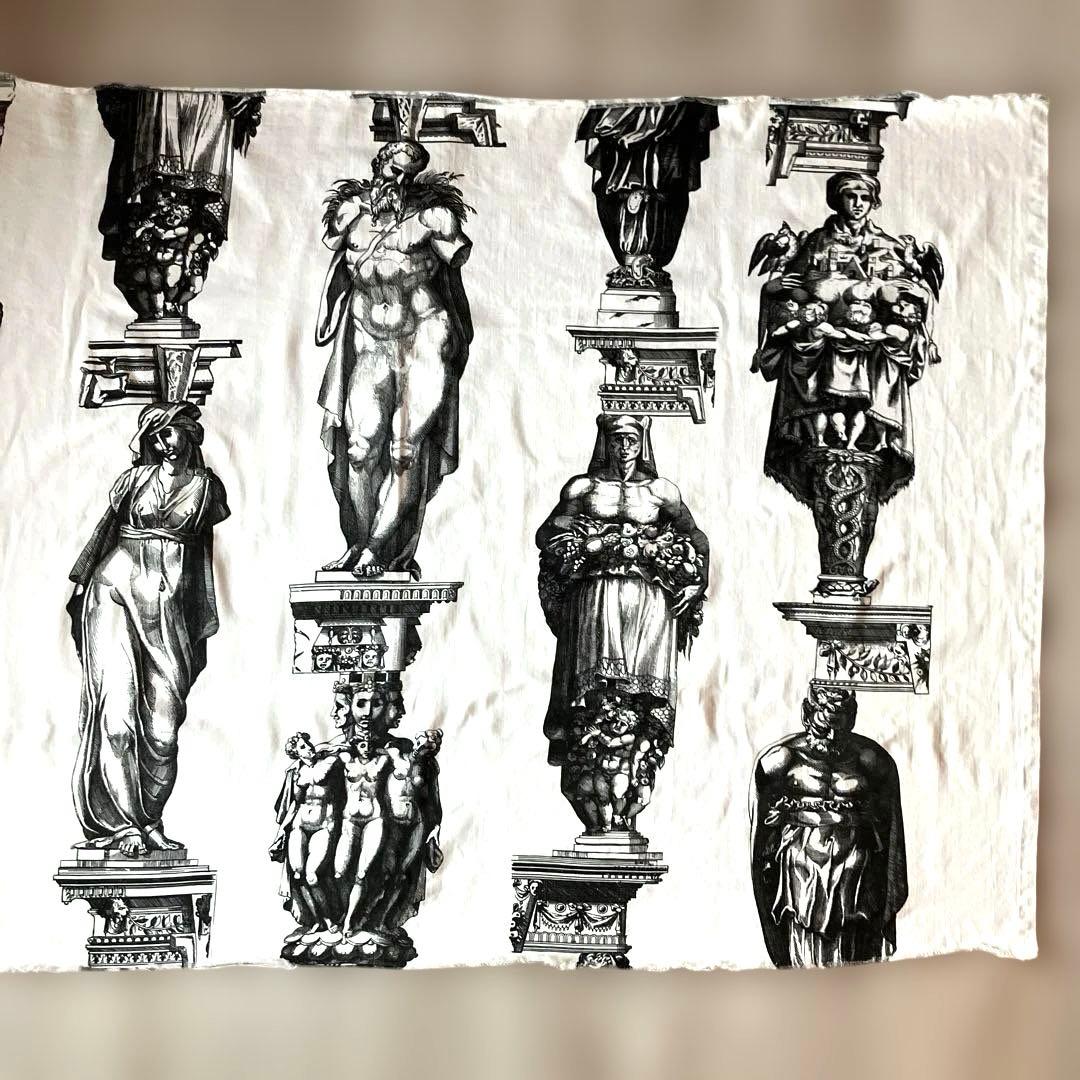 【匿名配送 ヴィンテージ 希少】中世古典的彫刻デザインの綿生地