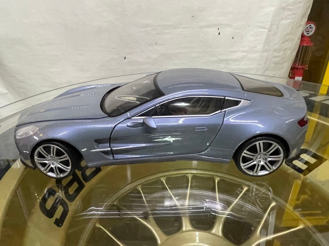 アストンマーチン