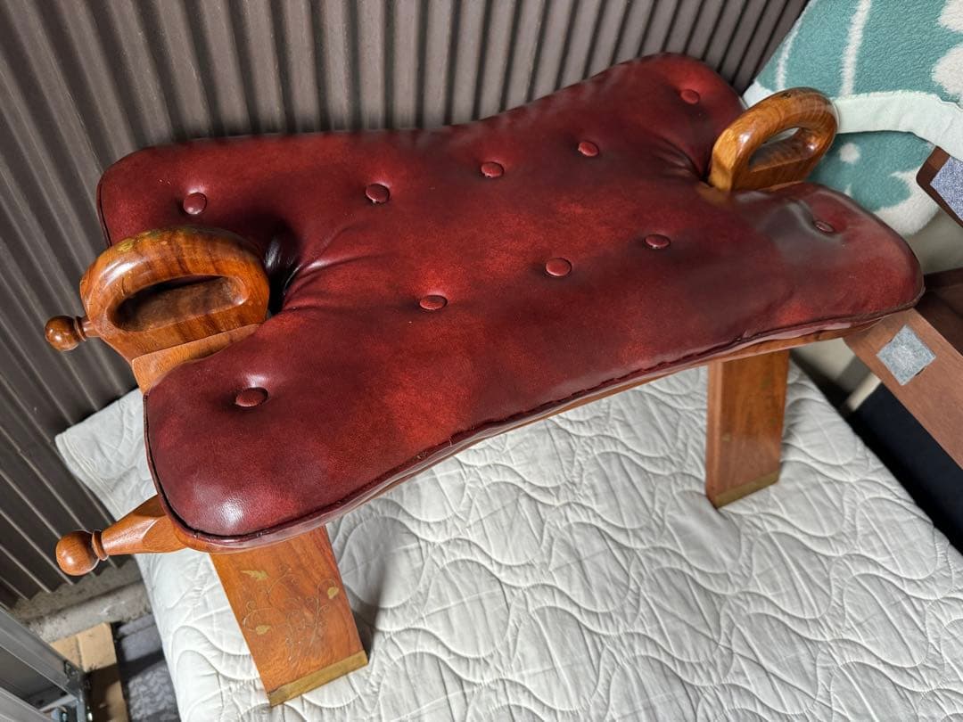 キャメルチェア ラクダスツール ロビー エントランス 玄関 象嵌 金彩 らくだ