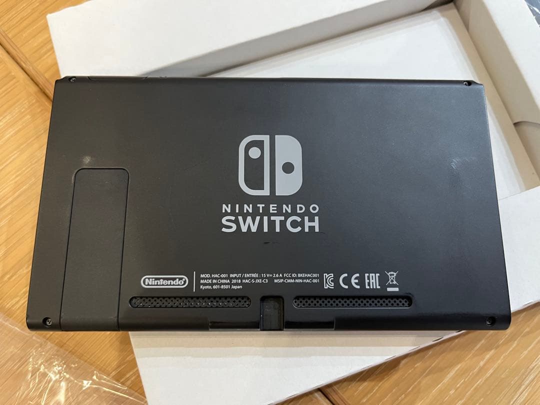 Nintendo Switch 本体　スタンド、SDカード付属