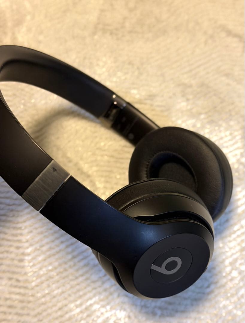 ヘッドホン Beats Solo 4 Black