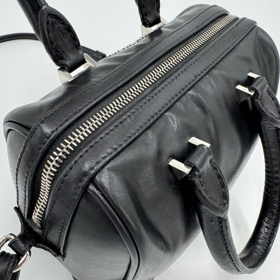 GIVENCHY スター 星 レザー ショルダーバッグ ハンドバッグ ブラック