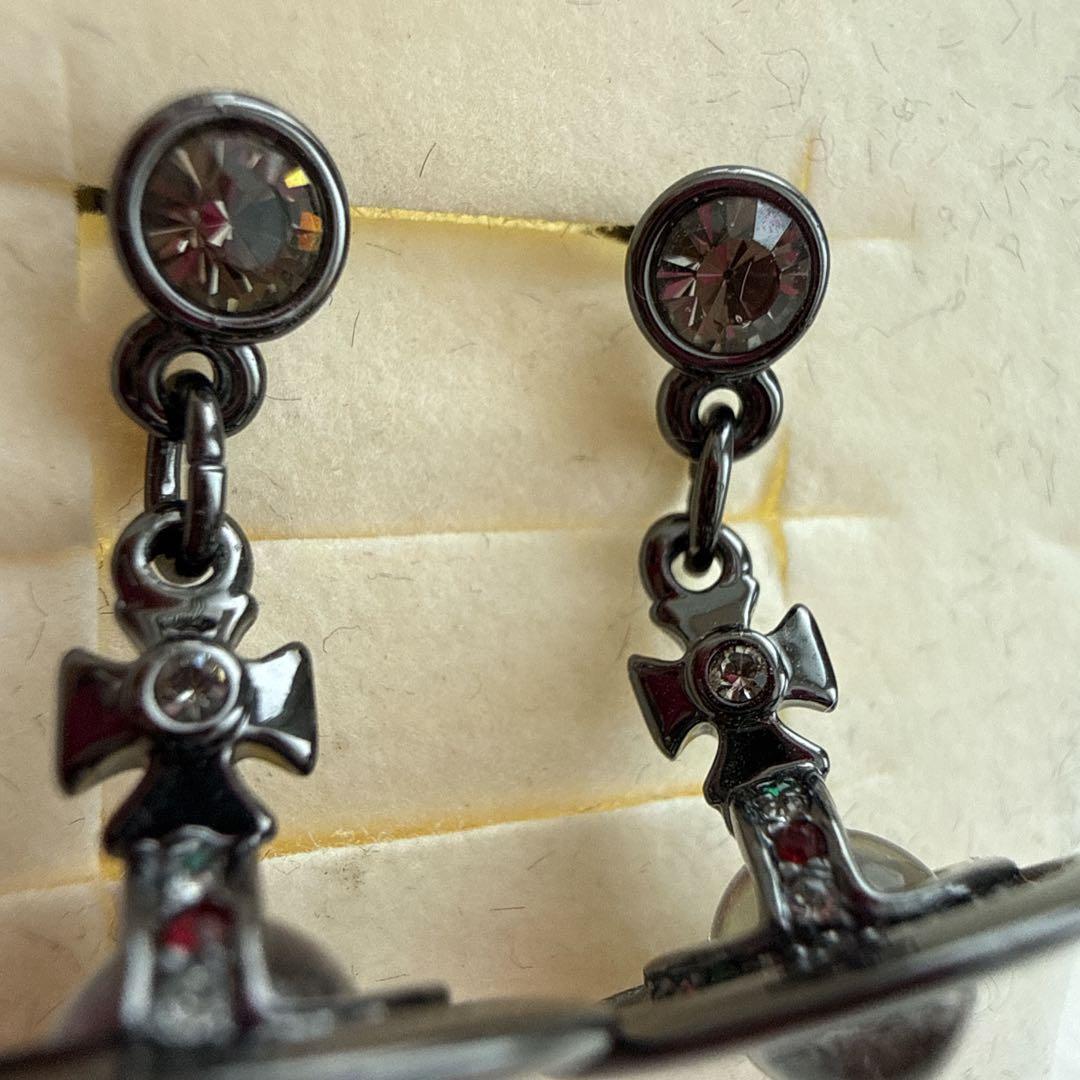 ヴィヴィアンウエストウッド　オーブ　ピアス