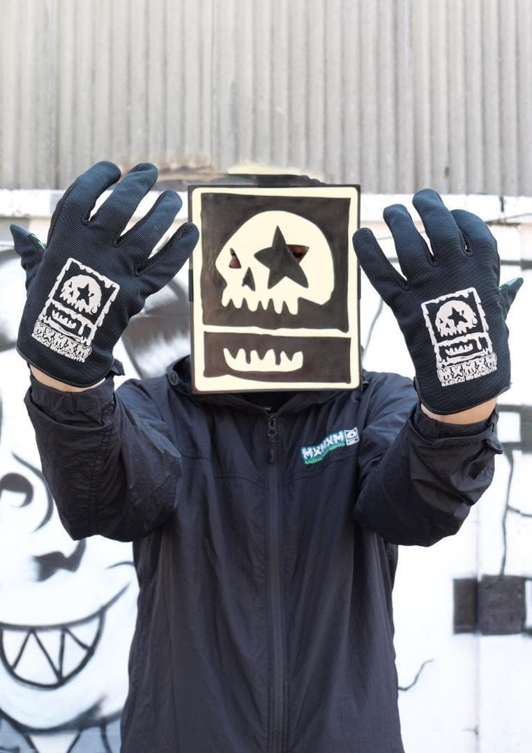 専用　新品　サンタクルーズ x MxMxM スクリーミングハンドグローブ　黒緑