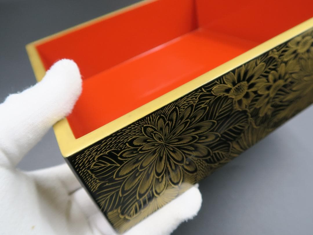 【輪島塗】極上総菊詰沈金 五段重箱 金縁 黒内朱塗 蓋二枚 蓋横菊彫 天然木