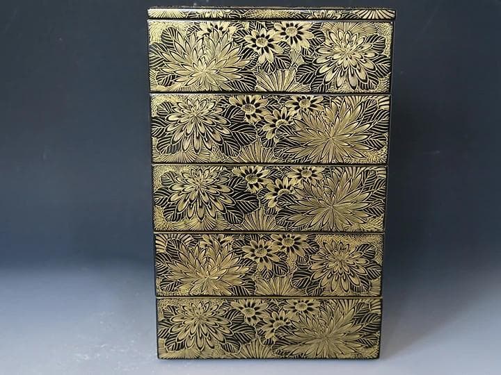 【輪島塗】極上総菊詰沈金 五段重箱 金縁 黒内朱塗 蓋二枚 蓋横菊彫 天然木