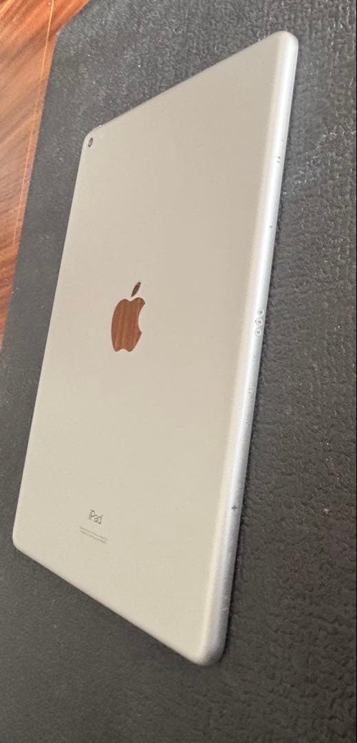 iPad 第7世代 10.2 インチ32GB WiFi シルバー箱入り