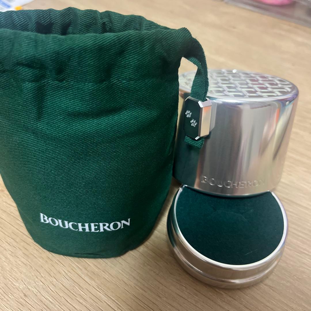 ブシュロン　リングケース　チャーム付