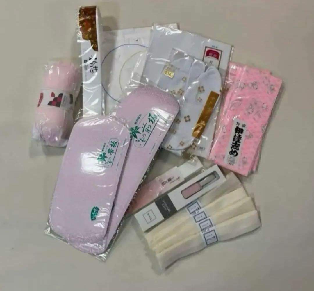 8/17迄　白地のクールな青緑色の梅の振袖フルセット