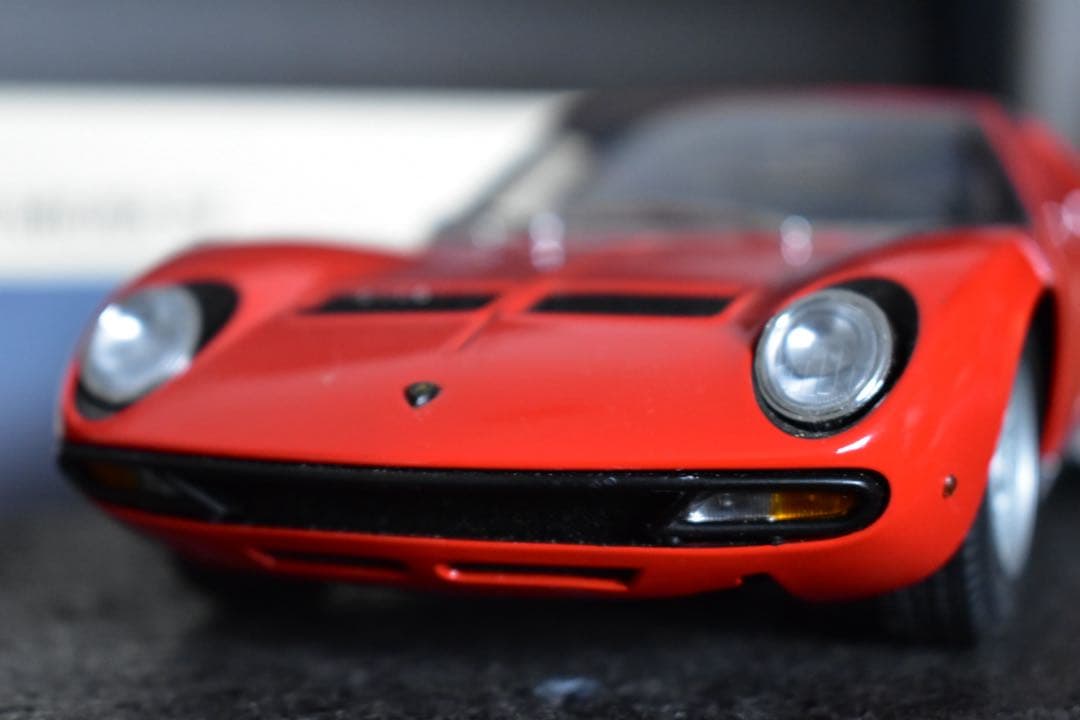 1/18 オートアート ランボルギーニ ミウラ SV フル開閉 レッド
