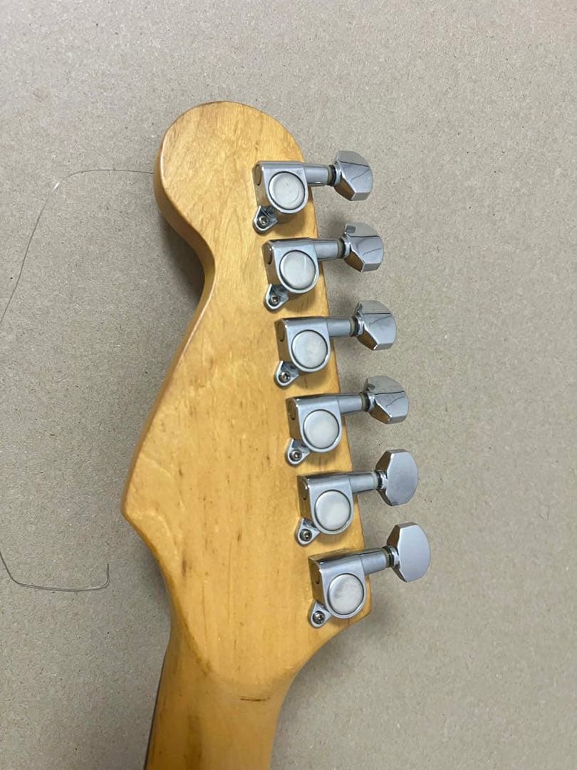 Legend ストラトキャスター レッド