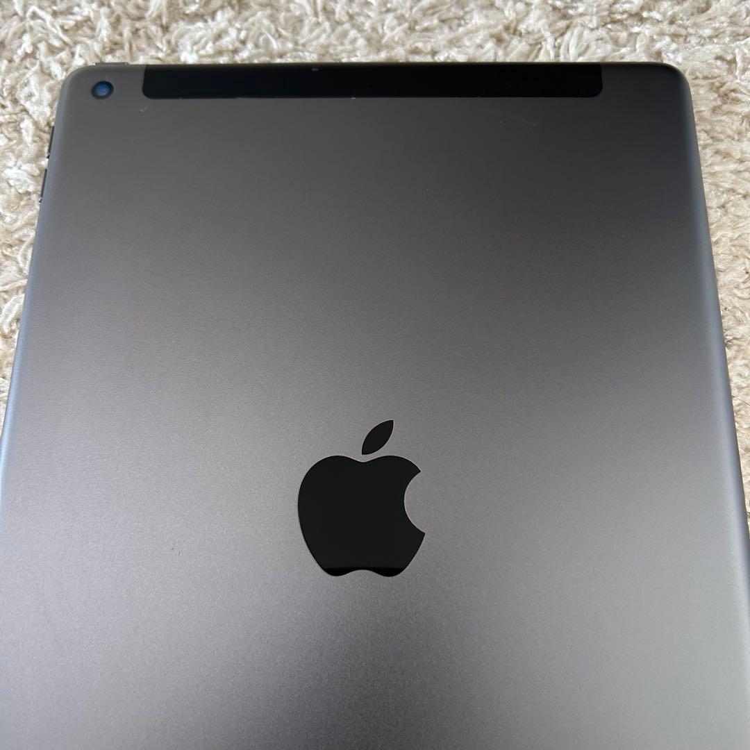 iPad 第8世代 セルラーモデル 32GB スペースグレイ Apple