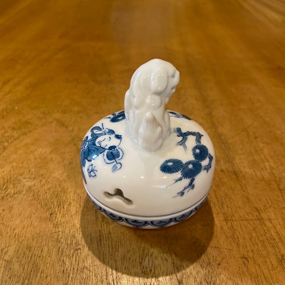 三河内焼　平戸紅山作　透かし彫り水晶獅子香合