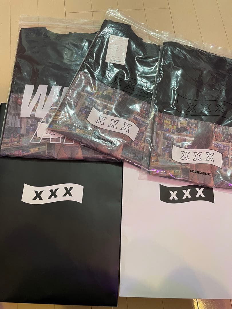 美品　ゴッドセレクション　Tシャツ　エミリーラタコウスキー　3枚セット