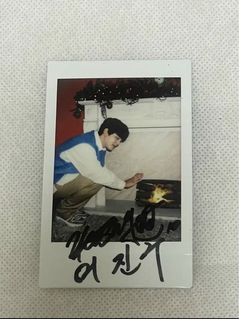 ヨ•ジング　直筆サインチェキなどグッズ