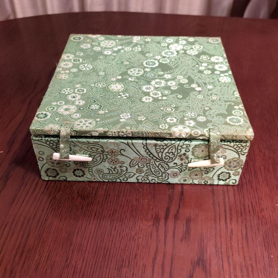 翡翠 鳥の彫刻 2体 オリジナルボックス付き