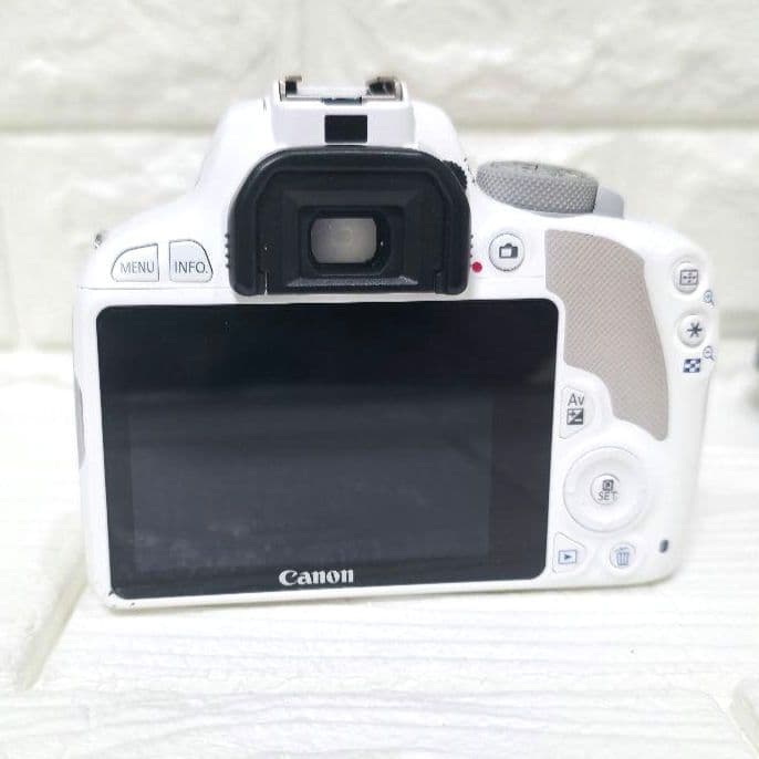 343美品】Canon kiss X7 ダブルレンズキット　レンズ×2　キャノン