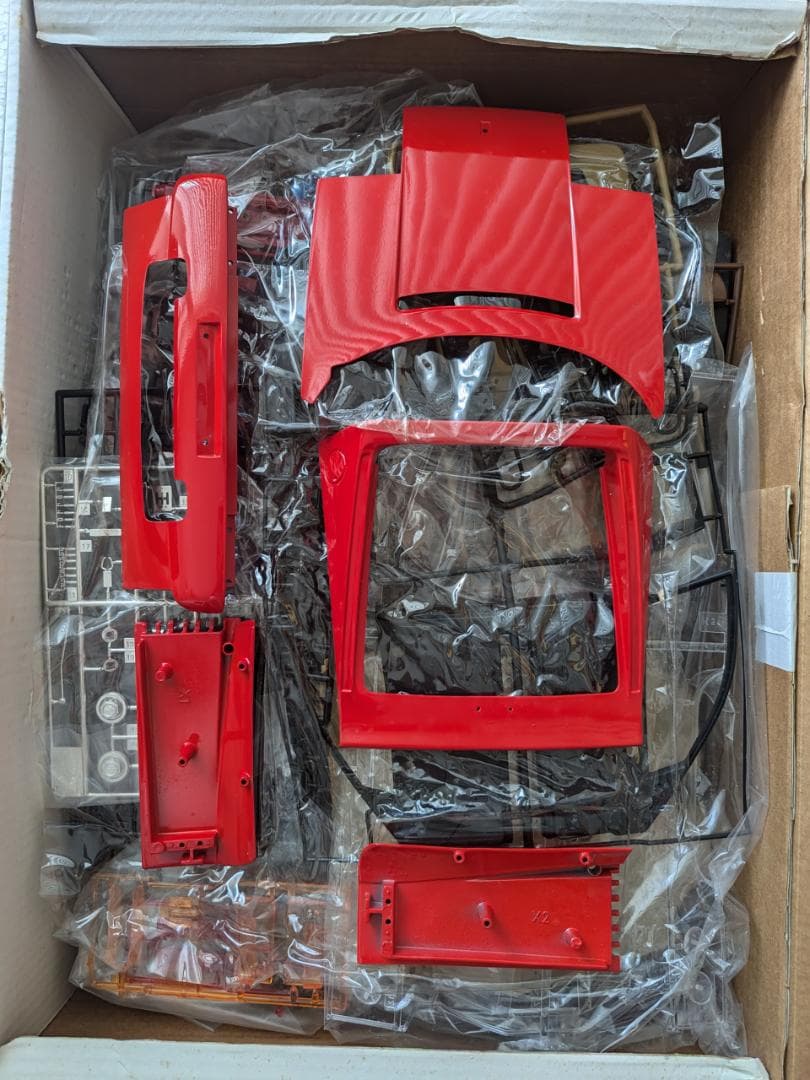 【希少品】POCHER フェラーリ 本体ダイキャスト製1/8スケール模型キット