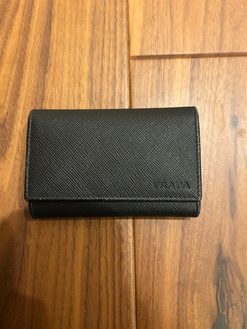 マ*ン様 ✴︎美品 PRADA プラダ キーケース 箱・ギャランティカード付き
