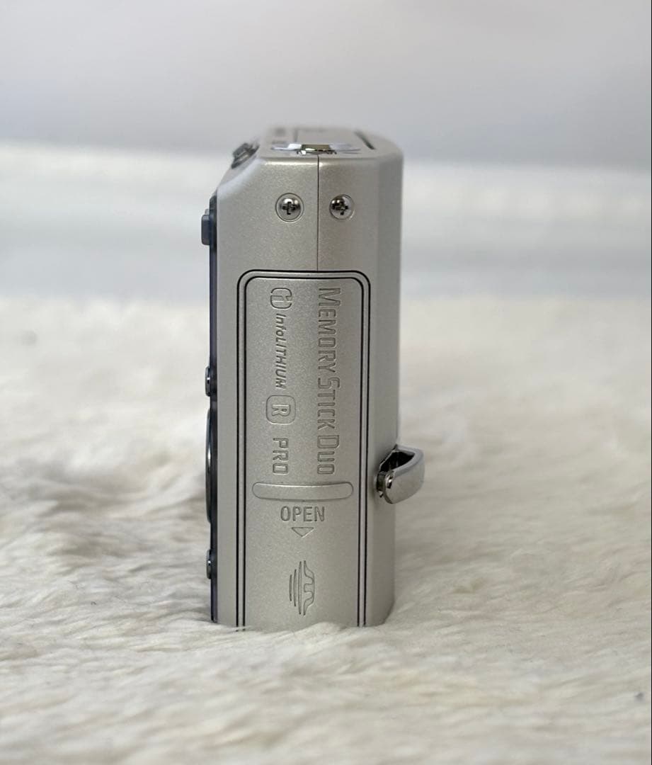 【SONY】Cyber-shot DSC-T30 デジカメ シルバー　コンデジ