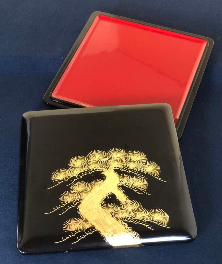 《レ》黒内朱 沈金松竹梅 四段重 替蓋付 木箱　251117え2