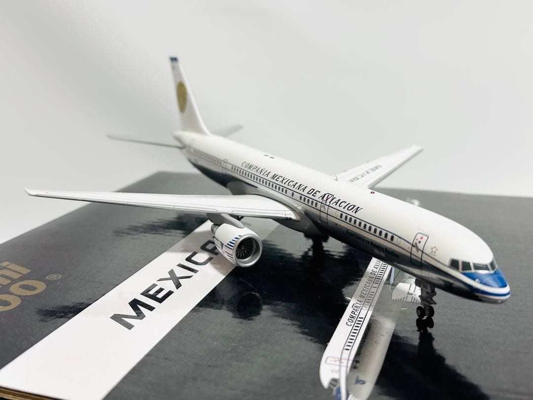 Gemini 1/200 B757-200 Mexicana 80周年記念