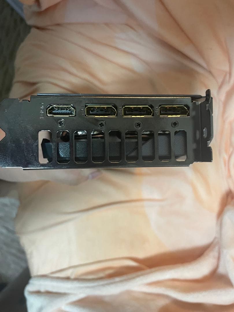 GIGABYTE GEFORCE RTX 5060 Ti 16gb本体