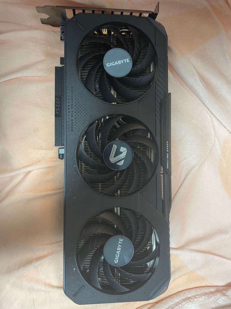 GIGABYTE GEFORCE RTX 5060 Ti 16gb本体