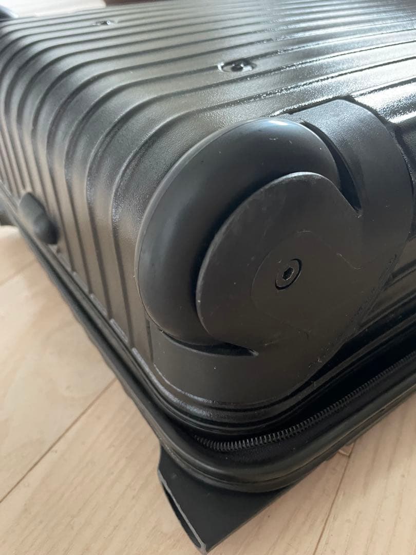 リモワ★サルサ機内持込み 35L ブラック 2輪TSAロック ★静音ホイール付