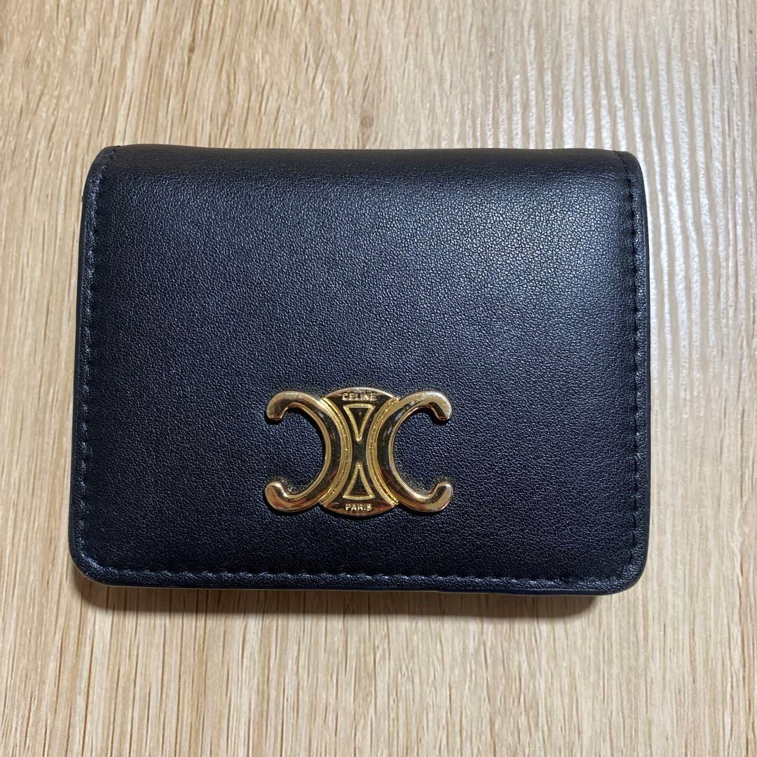 早い者勝ち！セリーヌ二つ折り財布