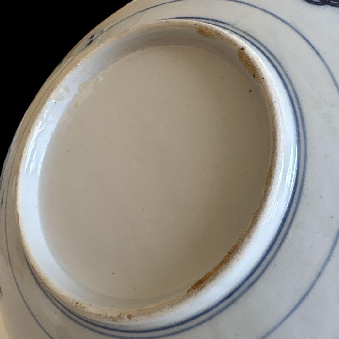 有田焼 染付 濃藍 片身替風 割付文 大皿 渦巻 唐草 葉文 見込花丸文