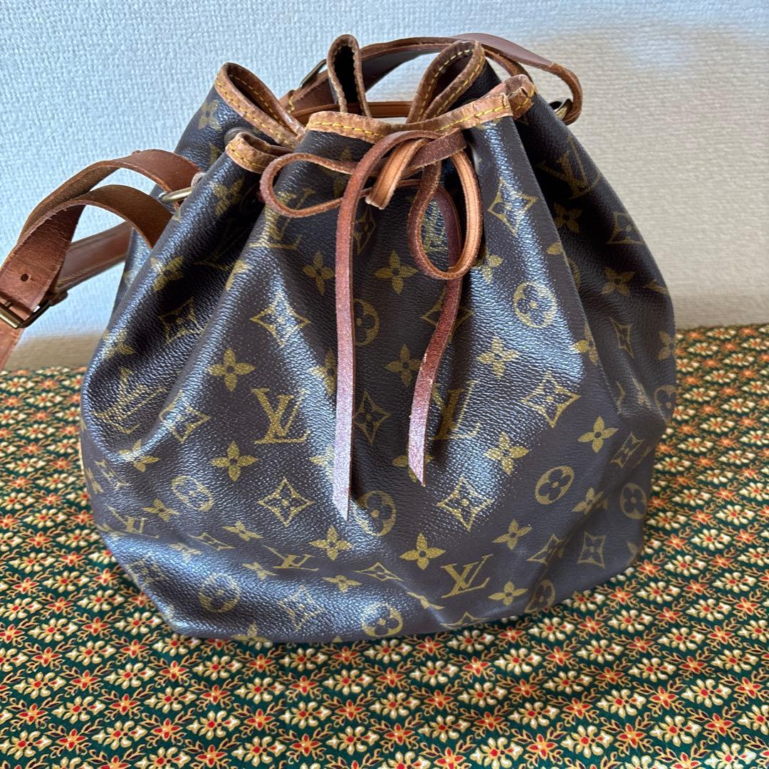 ルイ・ヴィトン　LOUIS VUITTON モノグラムショルダーバッグ　巾着