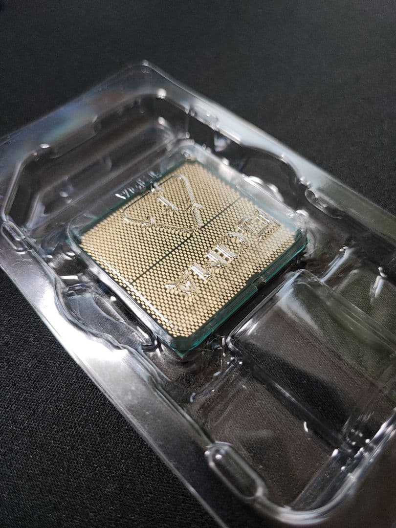 AMD Ryzen7 7800X3D CPU新品未使用