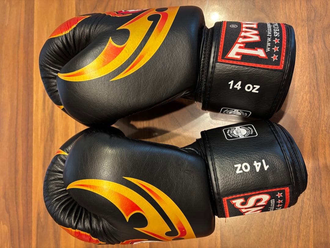 TWINS SPECIAL ボクシンググローブ 14 oz
