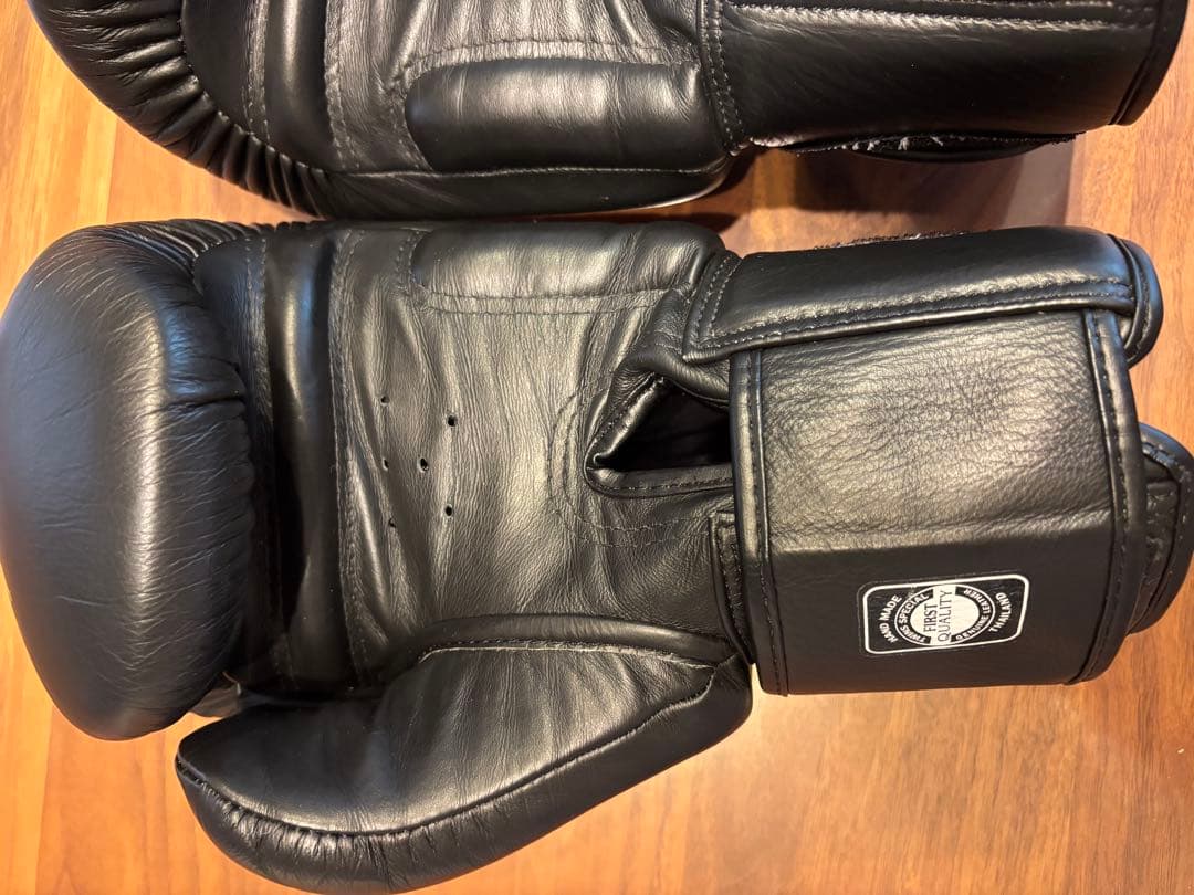 TWINS SPECIAL ボクシンググローブ 14 oz