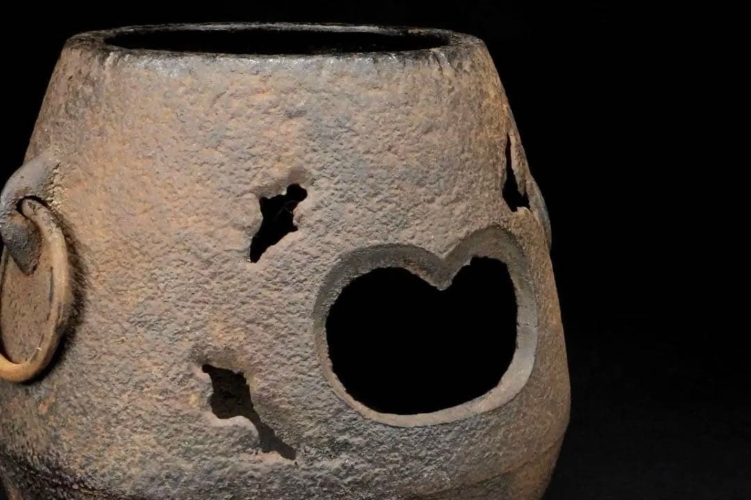 【ウラン】時代 古鉄 風炉 桧垣風炉 窶風炉 漢詩茶飯釜 替蓋付 煎茶道具