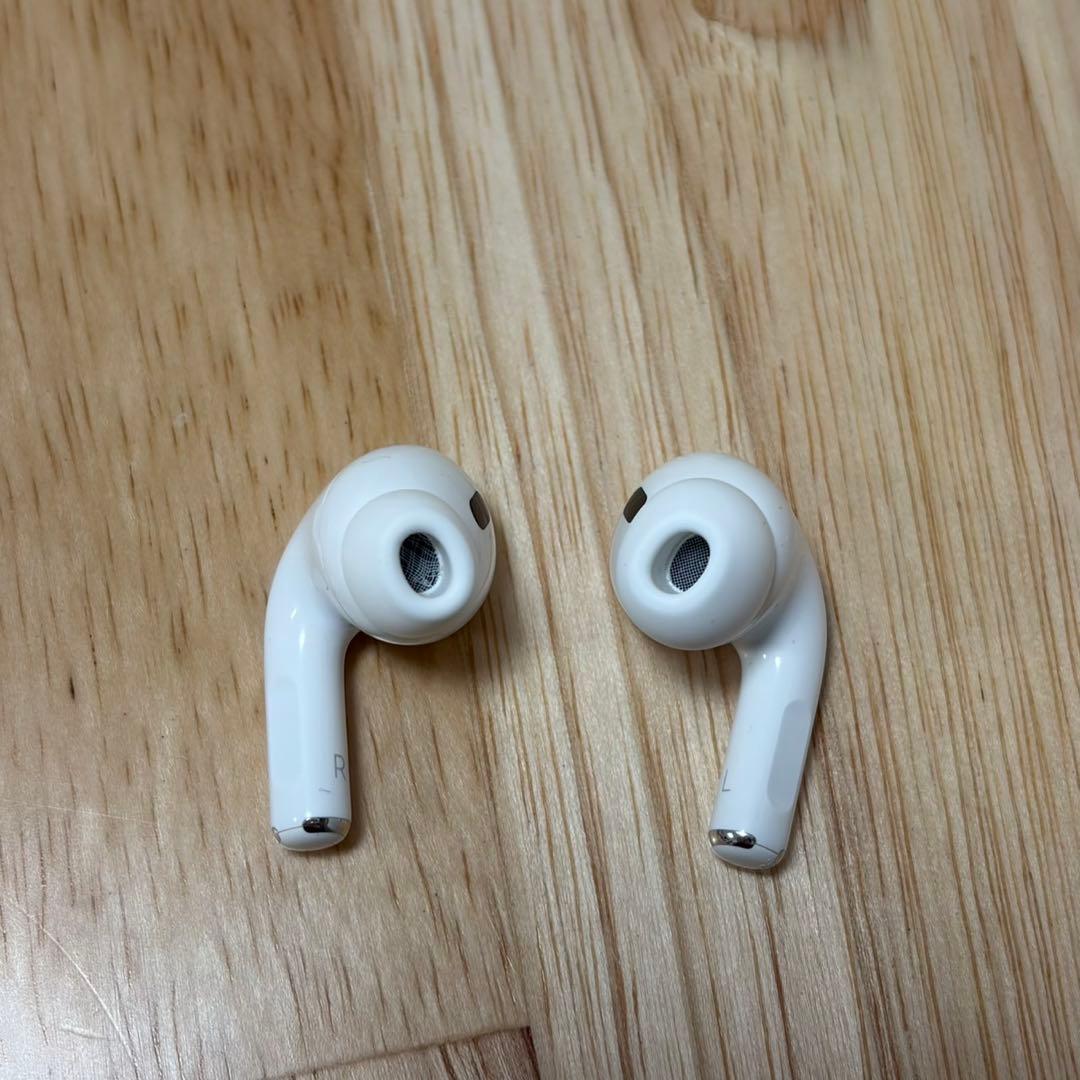 美品　AirPods Pro 第二世代　本体　ホワイト