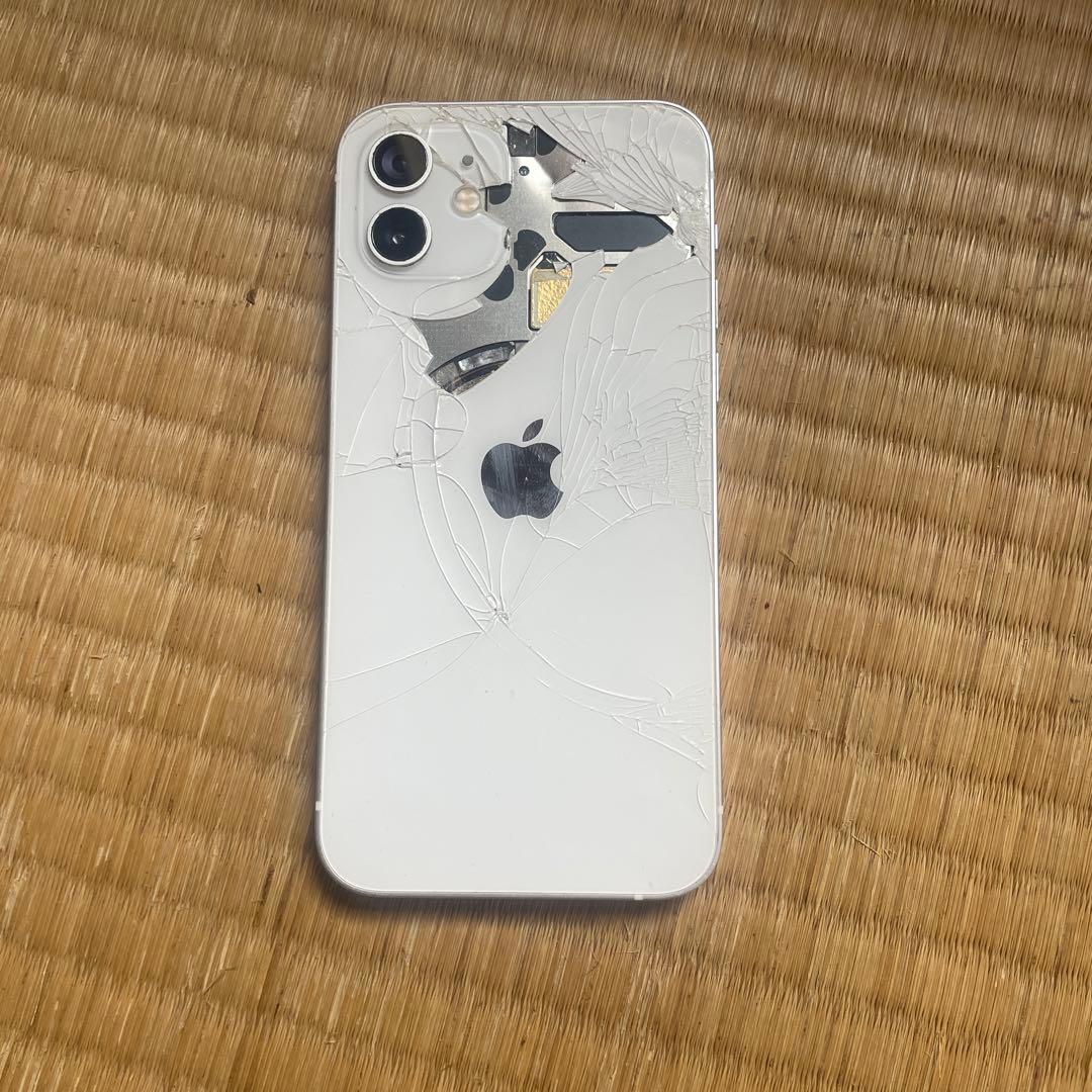 iPhone12 64gb背面割れ　simフリー