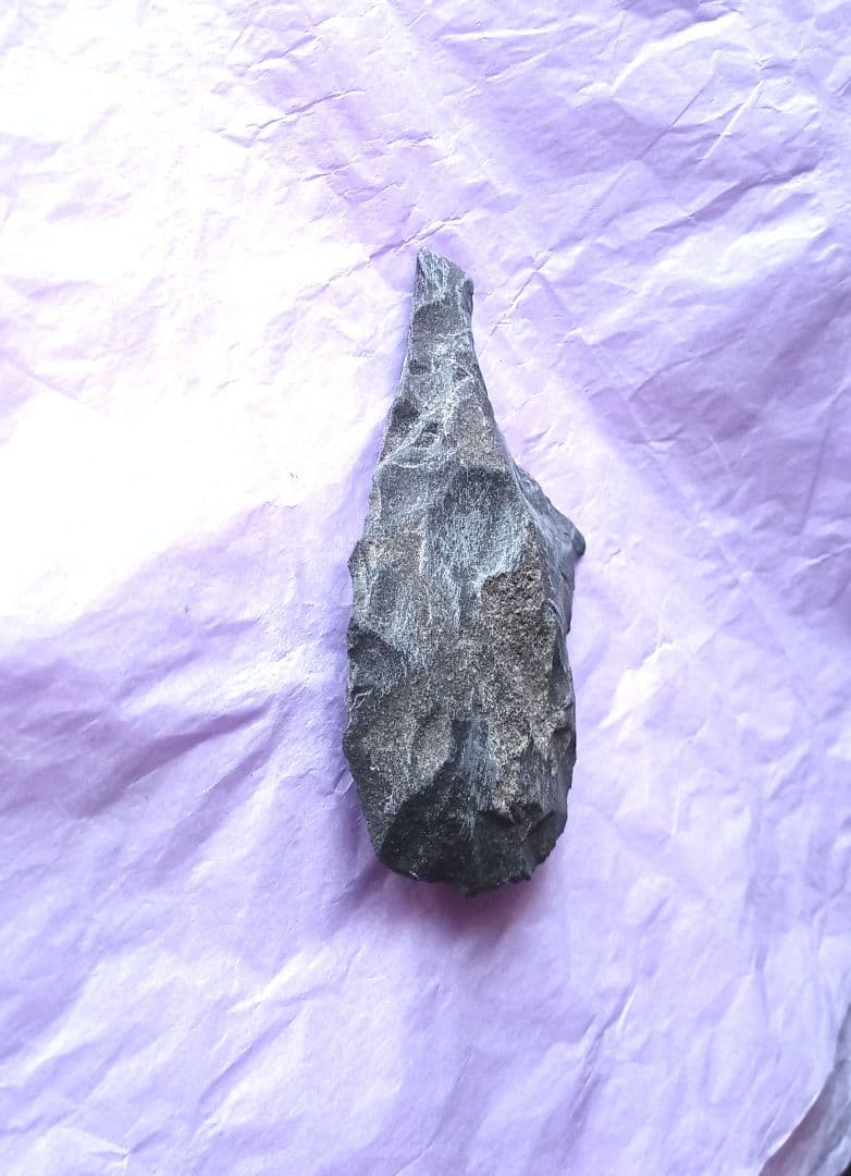 原始人 古い 石器 握槌 サヌカイト 模写