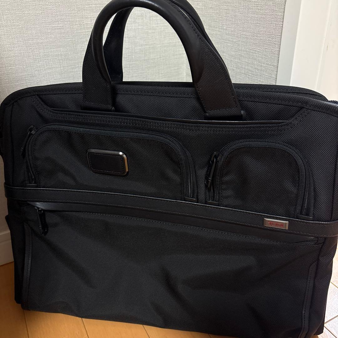 TUMI ブラック ビジネスバッグ A4対応
