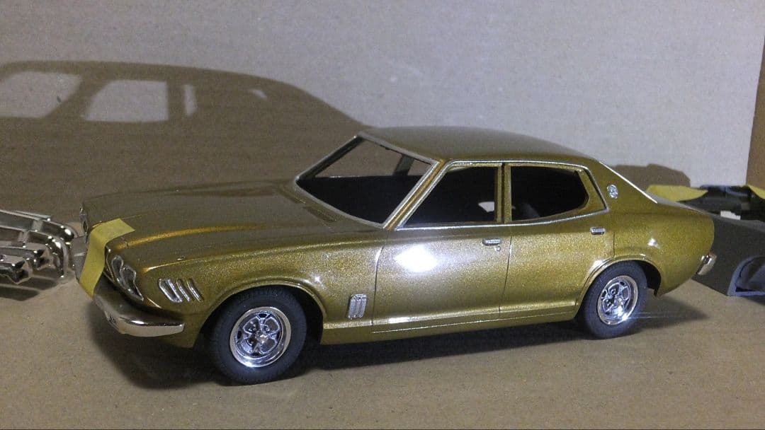 仕上げ中　610 ブルーバードu 2000GT-X サメブル